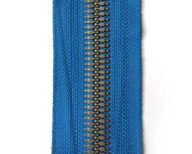 Plastic fine winged teeth zipper