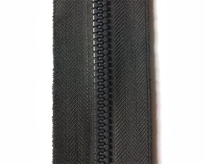 Plastic fireproof zipper